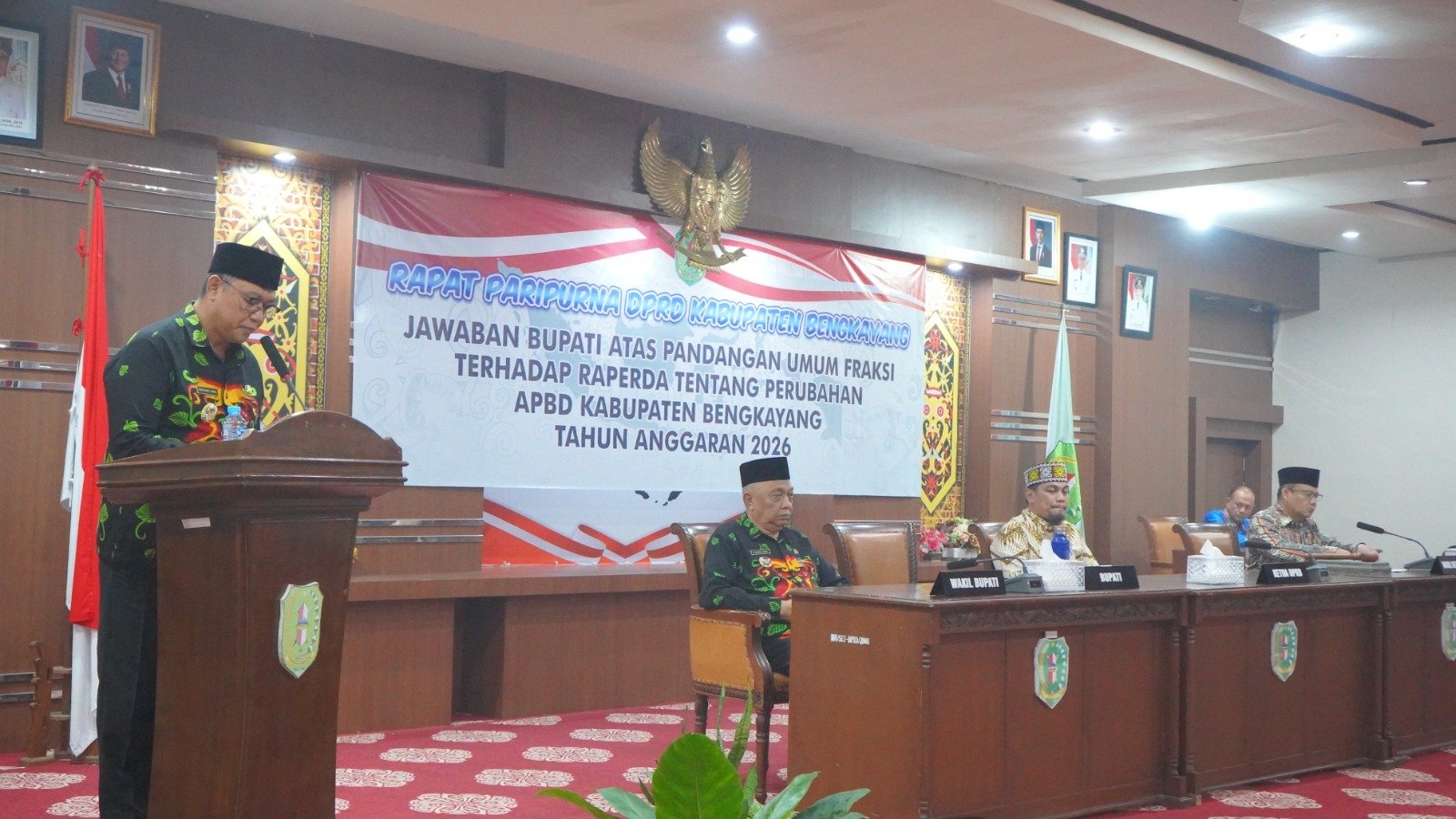 SIDANG PARIPURNA DPRD BENGKAYANG: BUPATI DAN ANGGOTA DEWAN BAHAS PERUBAHAN ANGGARAN TAHUN 2026